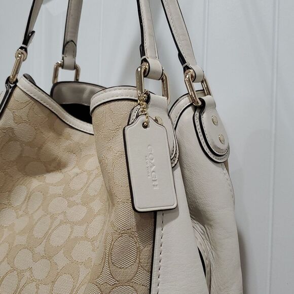 Coach Edie 31 Leather & Siganture Jacquard Print Shoulder Bag, EXCELLENT CONDIT - Picture 4 of 16